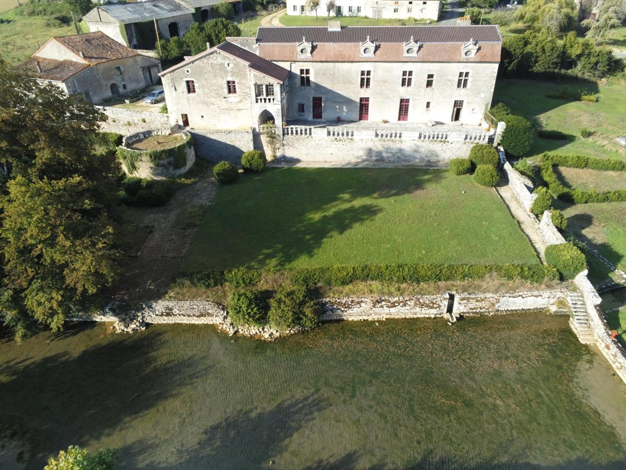 Chateau De Cibioux Surin  Exteriér fotografie